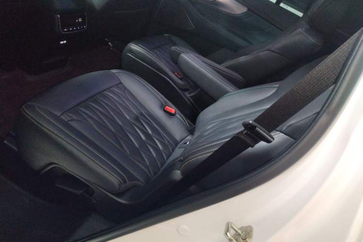 Used GAC Trumpchi GS8 2022 Flagship Series 2.0 TGDI Four-Wheel Drive Luxury Smart Connectivity Version (6 Seats) Interior 4