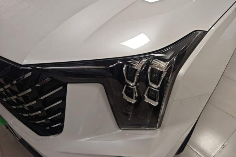 Used GAC Trumpchi GS8 2022 Linghang Series 2.0 TGDI Two-Wheel-Drive Luxury Smart Connectivity Version (7 Seats) Left Front Headlight