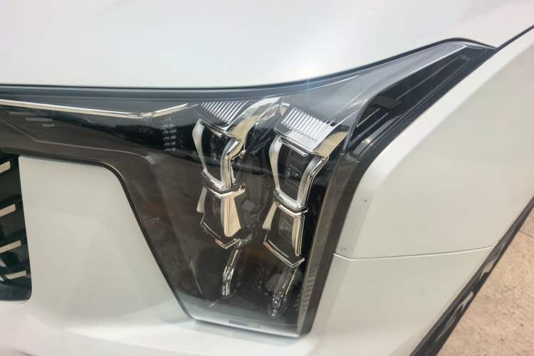 Used GAC Trumpchi GS8 2022 Flagship Series 2.0 TGDI Two-Wheel-Drive Prestige Edition (7 Seats) Left Front Headlight
