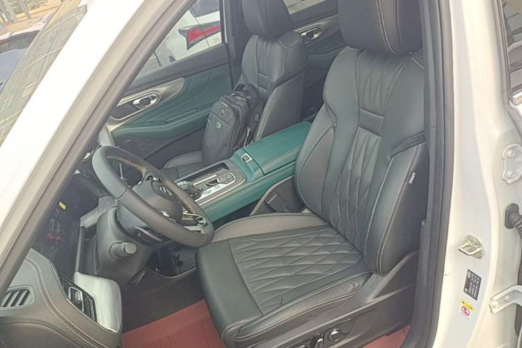 Used GAC Trumpchi GS8 2022 Linghang Series 2.0 TGDI Two-Wheel-Drive Luxury Smart Connectivity Version (7 Seats) Left Front Seat