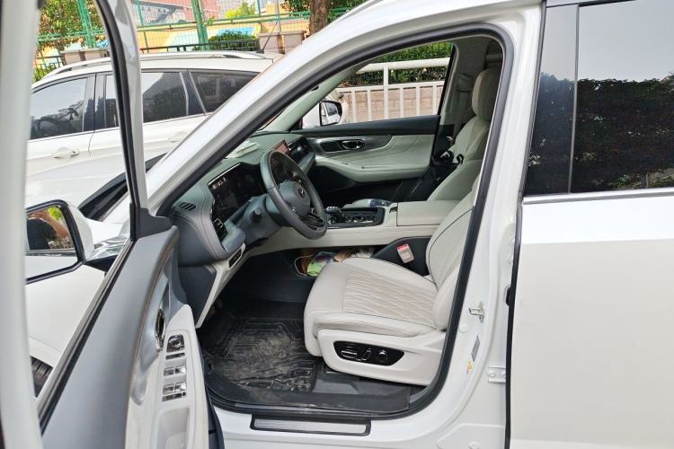 Used GAC Trumpchi GS8 2022 Dual-Engine Series 2.0TM Four-Wheel Drive Prestige Edition (6 Seats) Left Front Seat