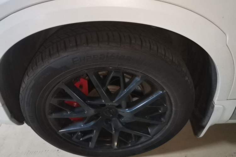 Used GAC Trumpchi GS8 2022 Dual-Engine Series 2.0TM Four-Wheel Drive Prestige Edition (6 Seats) Left Front Wheel Hub