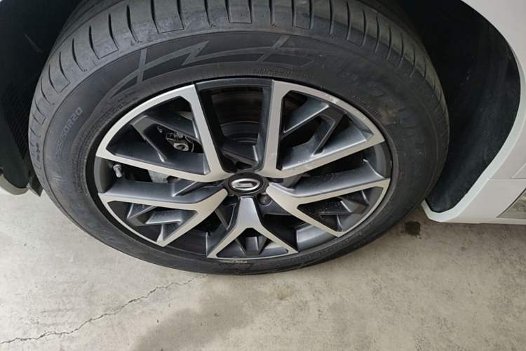 Used GAC Trumpchi GS8 2022 Double-Energy Series 2.0TM Four-Wheel Drive Premium Edition (7 Seats) Left Front Wheel Hub