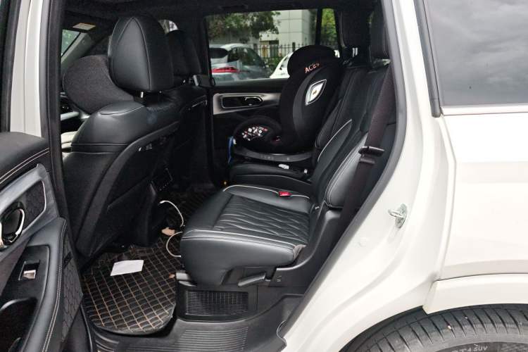 Used GAC Trumpchi GS8 2022 Double-Energy Series 2.0TM Two-Wheel Drive Prestige Edition (6 Seats) Left Rear Seat