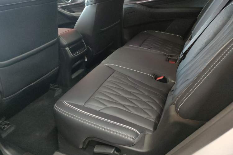 Used GAC Trumpchi GS8 2022 Linghang Series 2.0 TGDI Two-Wheel-Drive Luxury Smart Connectivity Version (7 Seats) Left Rear Seat