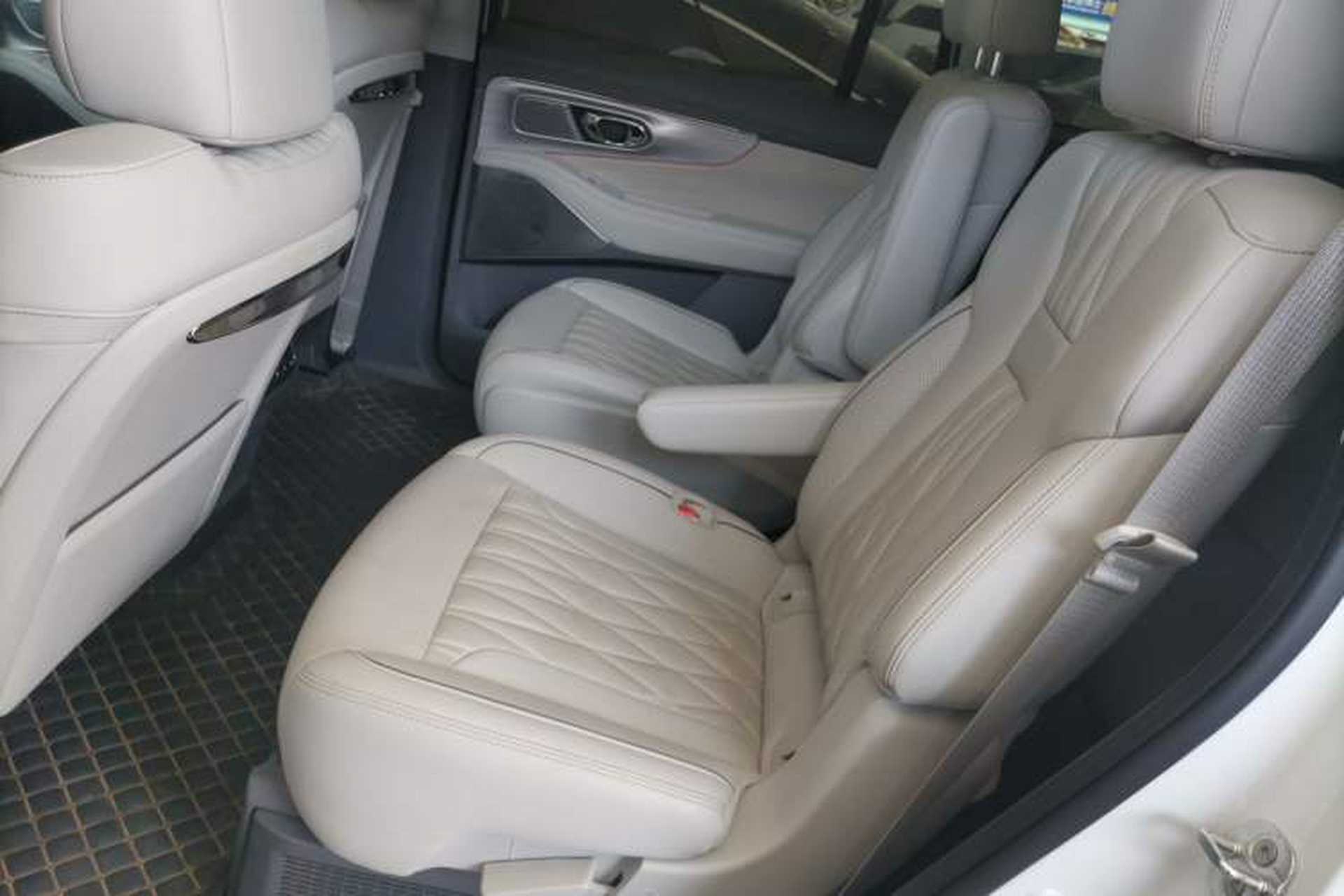 Used GAC Trumpchi GS8 2022 Dual-Engine Series 2.0TM Four-Wheel Drive Prestige Edition (6 Seats) Left Rear Seat