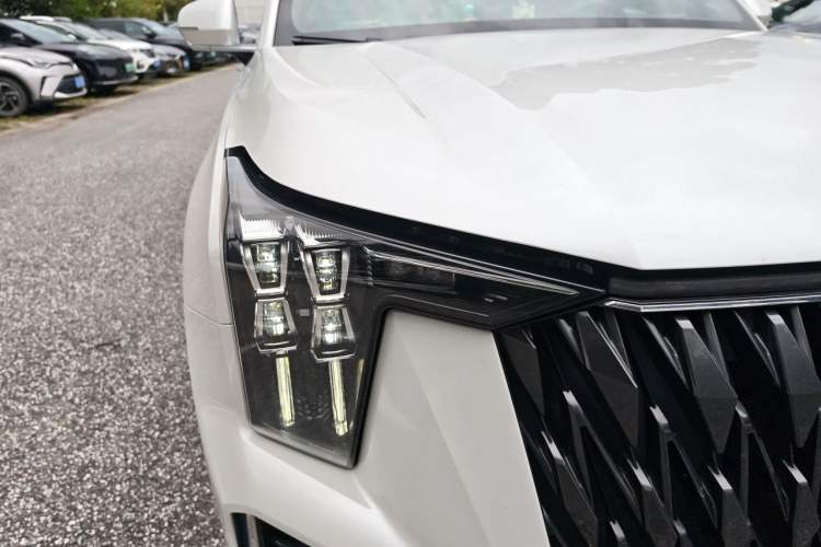 Used GAC Trumpchi GS8 2022 Double-Energy Series 2.0TM Two-Wheel Drive Prestige Edition (6 Seats) Right Front Headlight
