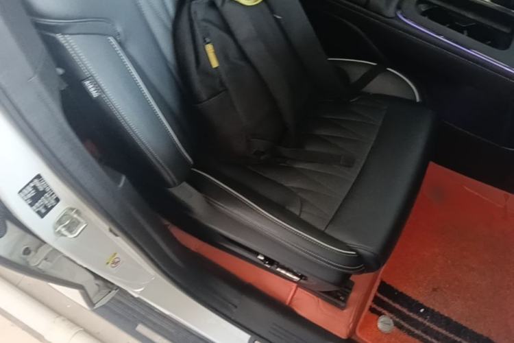 Used GAC Trumpchi GS8 2022 Dual-Engine Series 2.0TM Two-Wheel Drive Prestige Edition (7 Seats) Right Front Seat