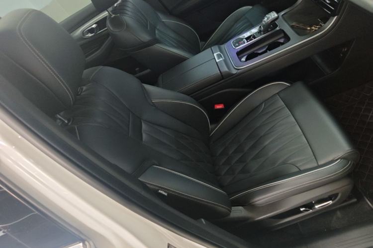 Used GAC Trumpchi GS8 2022 Linghang Series 2.0 TGDI Two-Wheel-Drive Luxury Smart Connectivity Version (7 Seats) Right Front Seat