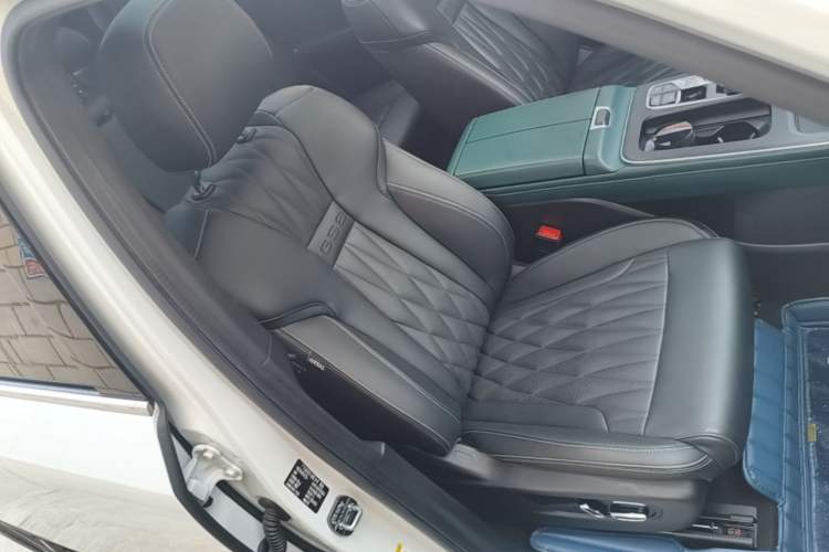 Used GAC Trumpchi GS8 2022 Flagship Series 2.0 TGDI Two-Wheel-Drive Prestige Edition (7 Seats) Right Front Seat
