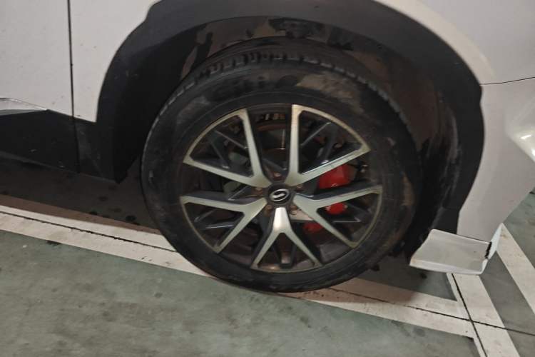 Used GAC Trumpchi GS8 2022 Linghang Series 2.0 TGDI Two-Wheel-Drive Luxury Smart Connectivity Version (7 Seats) Right Front Wheel Hub