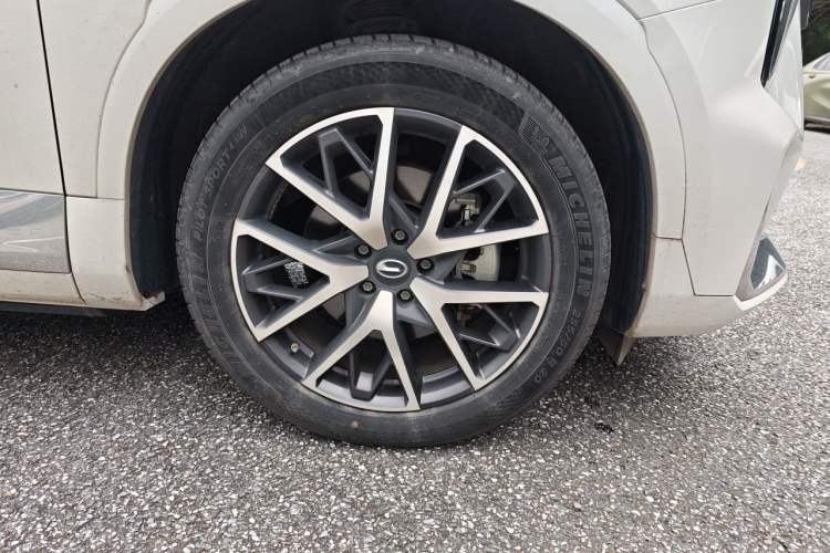 Used GAC Trumpchi GS8 2022 Double-Energy Series 2.0TM Two-Wheel Drive Prestige Edition (6 Seats) Right Front Wheel Hub