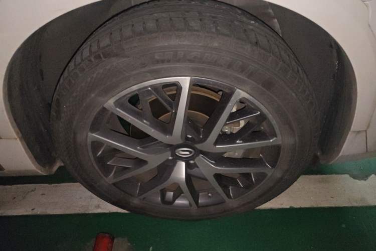 Used GAC Trumpchi GS8 2022 Dual-Engine Series 2.0TM Two-Wheel Drive Prestige Edition (7 Seats) Right Front Wheel Hub