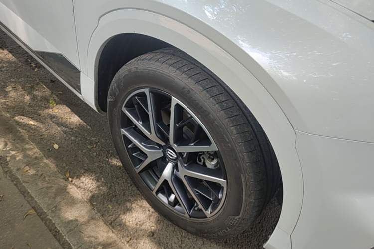 Used GAC Trumpchi GS8 2022 Double-Energy Series 2.0TM Four-Wheel Drive Premium Edition (7 Seats) Right Front Wheel Hub