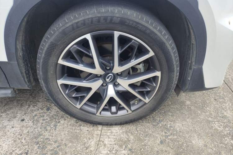 Used GAC Trumpchi GS8 2022 Linghang Series 2.0 TGDI Two-Wheel Drive Luxury Smart Connectivity Version (6 Seats) Right Front Wheel Hub