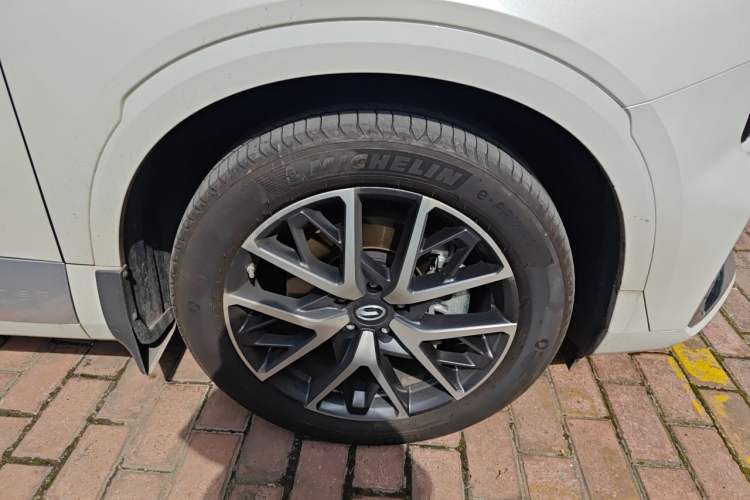 Used GAC Trumpchi GS8 2022 Double-Energy Series 2.0TM Four-Wheel Drive Premium Edition (7 Seats) Right Front Wheel Hub