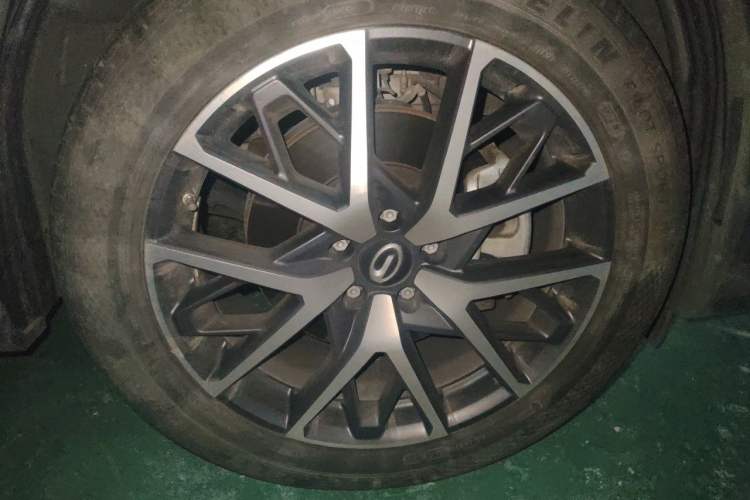 Used GAC Trumpchi GS8 2022 Linghang Series 2.0 TGDI Two-Wheel-Drive Luxury Smart Connectivity Version (7 Seats) Right Front Wheel Hub