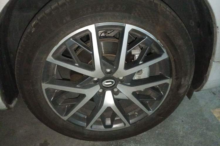 Used GAC Trumpchi GS8 2022 Dual-Engine Series 2.0TM Two-Wheel Drive Prestige Edition (7 Seats) Right Front Wheel Hub