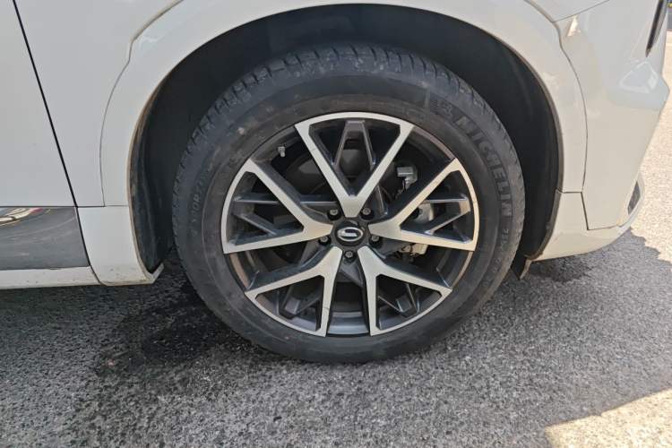 Used GAC Trumpchi GS8 2022 Dual-Engine Series 2.0TM Two-Wheel Drive Prestige Edition (7 Seats) Right Front Wheel Hub