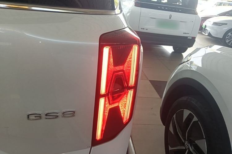 Used GAC Trumpchi GS8 2022 Dual-Engine Series 2.0TM Two-Wheel Drive Prestige Edition (7 Seats) Right Rear Taillight