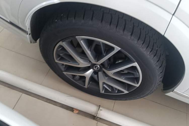Used GAC Trumpchi GS8 2022 Dual-Engine Series 2.0TM Two-Wheel Drive Prestige Edition (7 Seats) Right Rear Wheel Hub