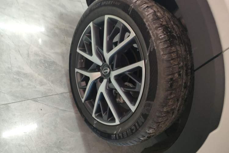 Used GAC Trumpchi GS8 2022 Linghang Series 2.0 TGDI Two-Wheel-Drive Luxury Smart Connectivity Version (7 Seats) Right Rear Wheel Hub