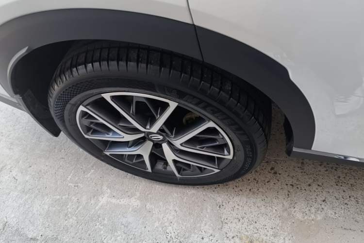 Used GAC Trumpchi GS8 2022 Flagship Series 2.0 TGDI Two-Wheel-Drive Prestige Edition (7 Seats) Right Rear Wheel Hub