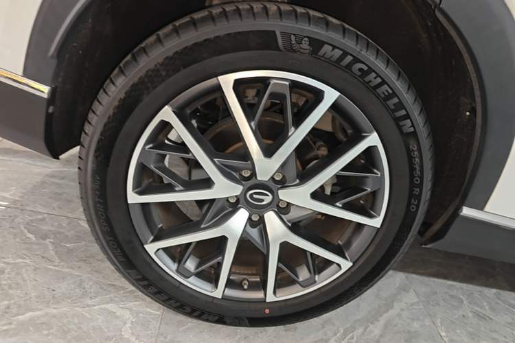 Used GAC Trumpchi GS8 2022 Flagship Series 2.0 TGDI Two-Wheel-Drive Prestige Edition (6-seater) Right Rear Wheel Hub
