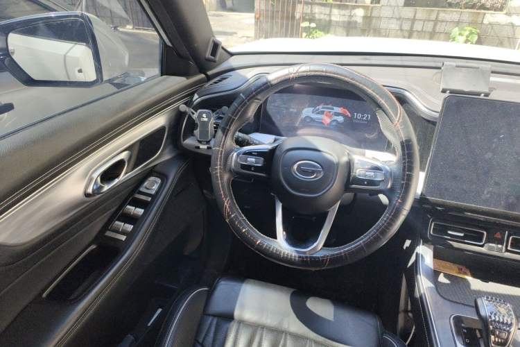 Used GAC Trumpchi GS8 2022 Linghang Series 2.0 TGDI Two-Wheel-Drive Luxury Smart Connectivity Version (7 Seats) Steering Wheel