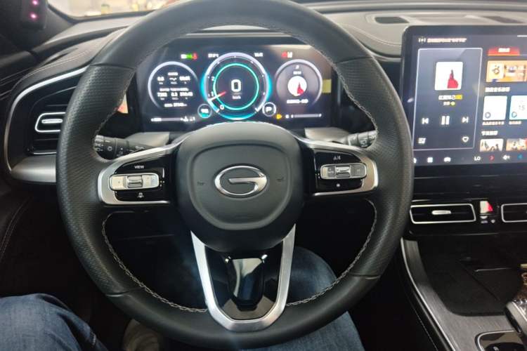 Used GAC Trumpchi GS8 2022 Linghang Series 2.0 TGDI Two-Wheel-Drive Luxury Smart Connectivity Version (7 Seats) Steering Wheel