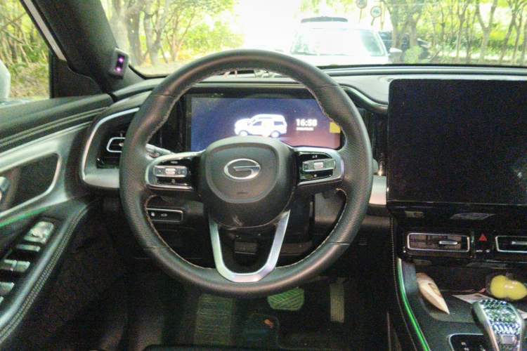 Used GAC Trumpchi GS8 2022 Linghang Series 2.0 TGDI Two-Wheel-Drive Luxury Smart Connectivity Version (7 Seats) Steering Wheel