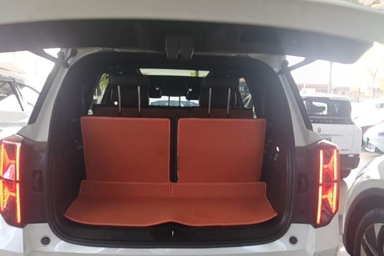 Used GAC Trumpchi GS8 2022 Dual-Engine Series 2.0TM Two-Wheel Drive Prestige Edition (7 Seats) Trunk