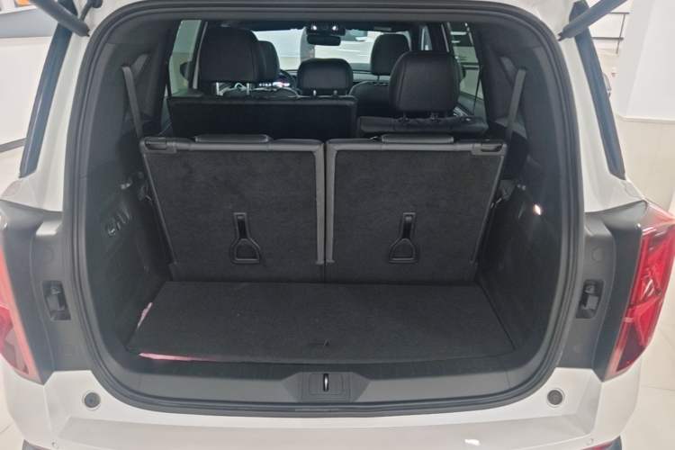 Used GAC Trumpchi GS8 2022 Linghang Series 2.0 TGDI Two-Wheel-Drive Luxury Smart Connectivity Version (7 Seats) Trunk