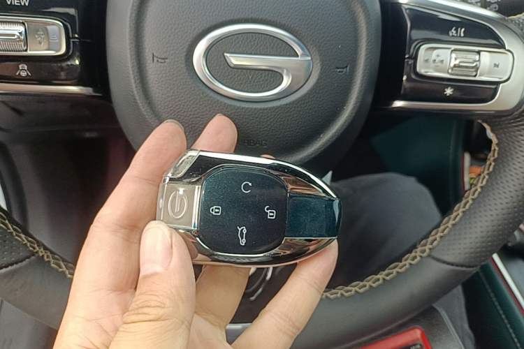 Used GAC Trumpchi GS8 2022 Linghang Series 2.0 TGDI Two-Wheel-Drive Luxury Smart Connectivity Version (7 Seats) Vehicle Key