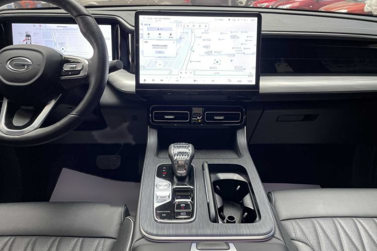 Used GAC Trumpchi GS8 2024 Linghang Series 2.0 TGDI Two-Wheel Drive Luxury Smart Connectivity Version Audio And AC Panel