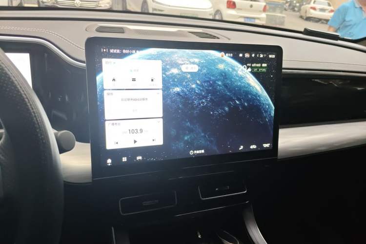 Used GAC Trumpchi GS8 2024 Linghang Series 2.0 TGDI Two-Wheel Drive Luxury Smart Connectivity Version Audio And AC Panel