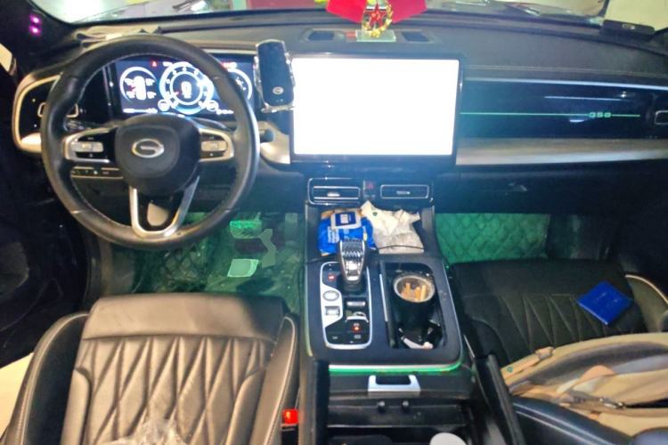 Used GAC Trumpchi GS8 2024 Linghang Series 2.0 TGDI Two-Wheel Drive Luxury Smart Connectivity Version Center Console