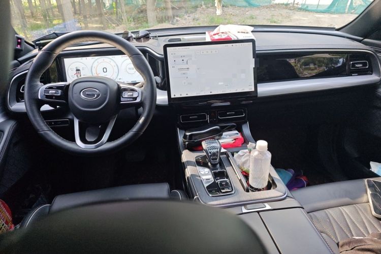 Used GAC Trumpchi GS8 2024 Linghang Series 2.0 TGDI Two-Wheel Drive Luxury Smart Connectivity Version Center Console