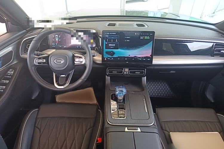 Used GAC Trumpchi GS8 2024 Linghang Series 2.0 TGDI Two-Wheel Drive Luxury Smart Connectivity Version Center Console