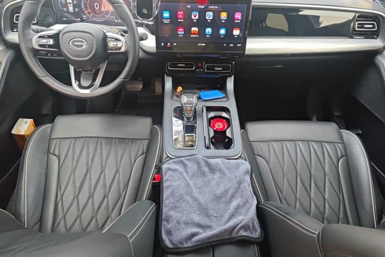 Used GAC Trumpchi GS8 2024 Linghang Series 2.0 TGDI Four-Wheel Drive Luxury Smart Connectivity Version Center Console