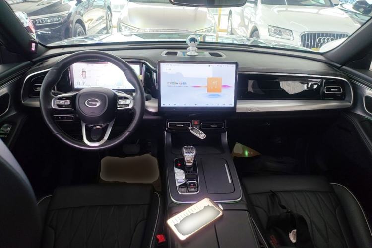 Used GAC Trumpchi GS8 2024 Linghang Series 2.0 TGDI Two-Wheel Drive Luxury Smart Connectivity Version Center Console