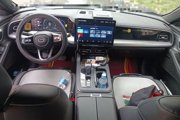 Used GAC Trumpchi GS8 2024 Linghang Series 2.0 TGDI Two-Wheel Drive Luxury Smart Connectivity Version Center Console
