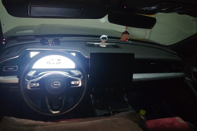 Used GAC Trumpchi GS8 2024 Linghang Series 2.0 TGDI Two-Wheel Drive Luxury Smart Connectivity Version Center Console