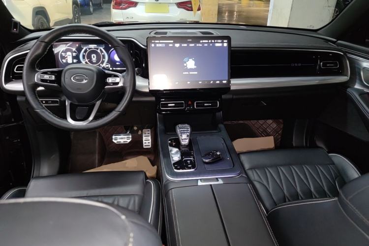 Used GAC Trumpchi GS8 2024 Linghang Series 2.0 TGDI Four-Wheel Drive Luxury Smart Connectivity Version Center Console