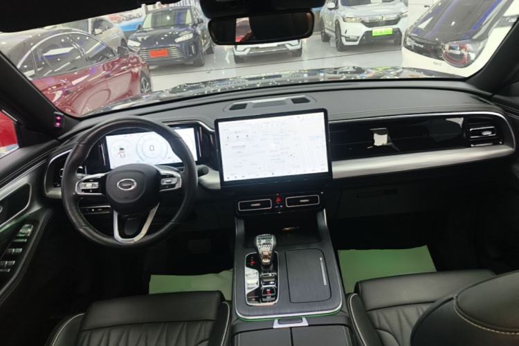 Used GAC Trumpchi GS8 2024 Linghang Series 2.0 TGDI Two-Wheel Drive Luxury Smart Connectivity Version Center Console