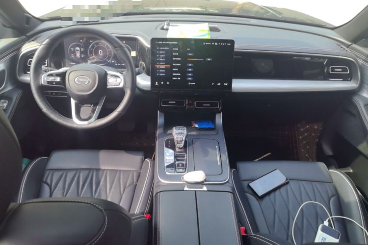 Used GAC Trumpchi GS8 2024 Linghang Series 2.0 TGDI Two-Wheel Drive Luxury Smart Connectivity Version Center Console