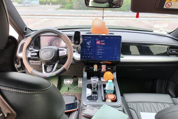 Used GAC Trumpchi GS8 2024 Linghang Series 2.0 TGDI Two-Wheel Drive Luxury Smart Connectivity Version Center Console