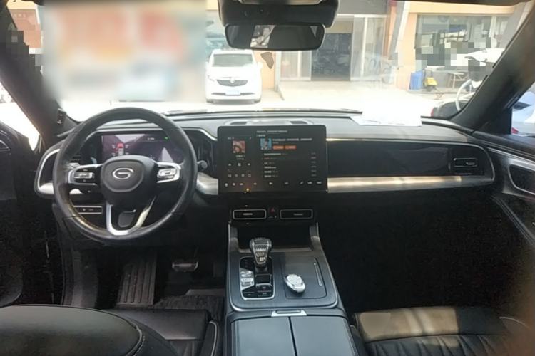 Used GAC Trumpchi GS8 2024 Linghang Series 2.0 TGDI Two-Wheel Drive Luxury Smart Connectivity Version Center Console