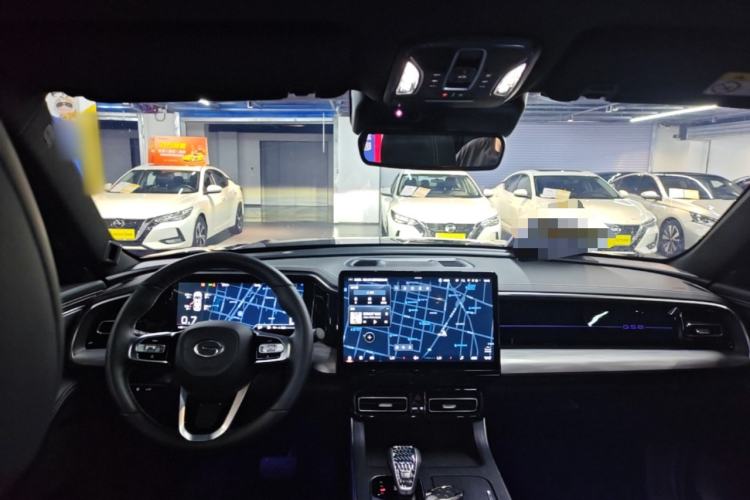 Used GAC Trumpchi GS8 2024 Linghang Series 2.0 TGDI Two-Wheel Drive Luxury Smart Connectivity Version Center Console