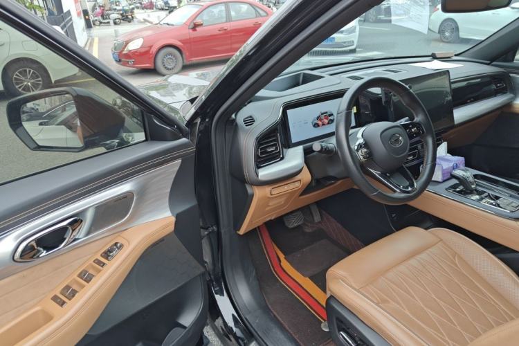 Used GAC Trumpchi GS8 2024 Dual-Motor Series 2.0TM Four-Wheel Drive Premium Edition Driver Seat